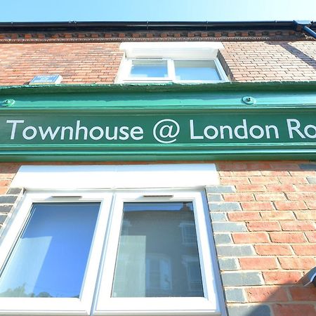 Townhouse Plus @ London Road Stoke Екстер'єр фото