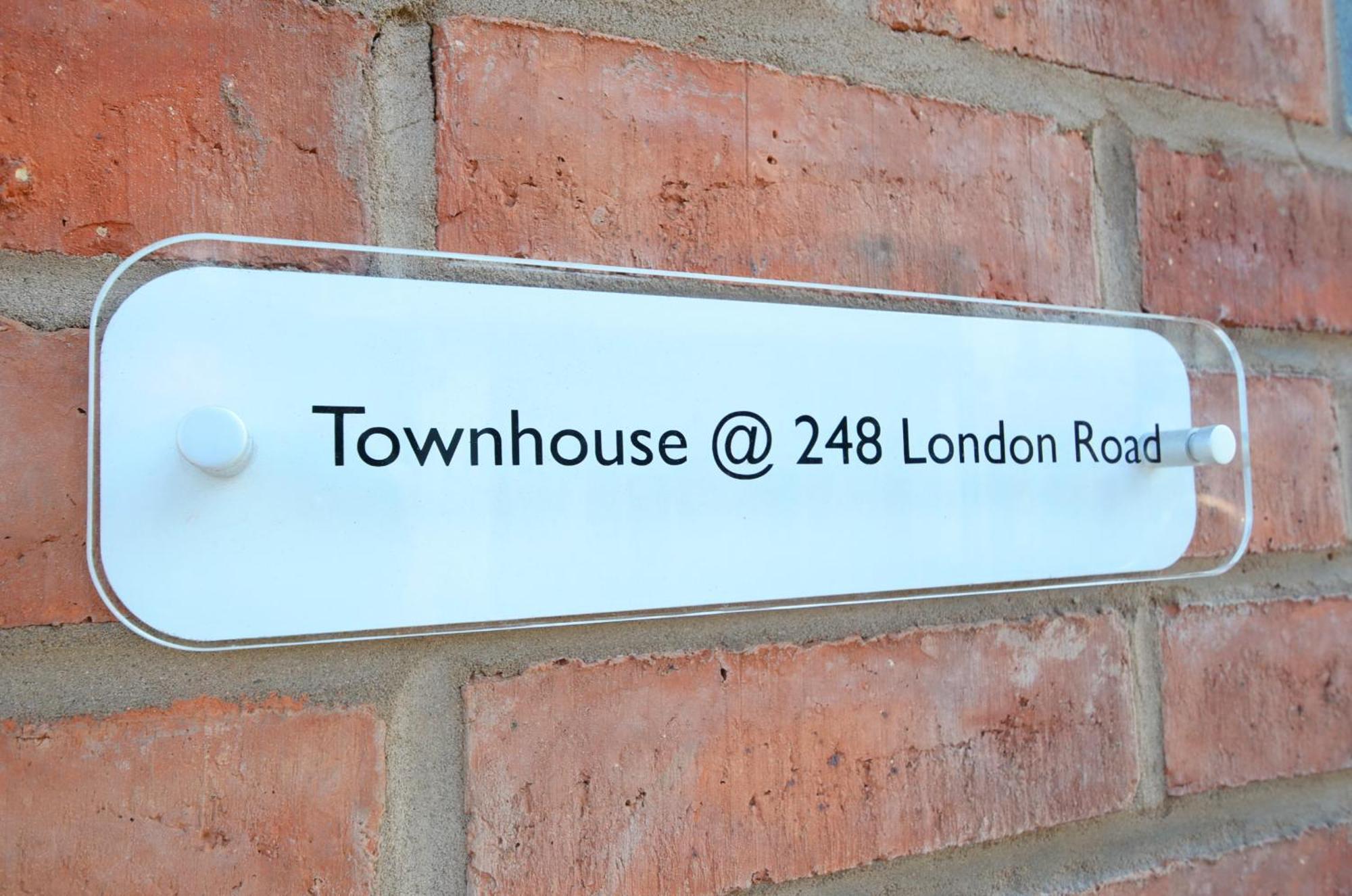 Townhouse Plus @ London Road Stoke Екстер'єр фото