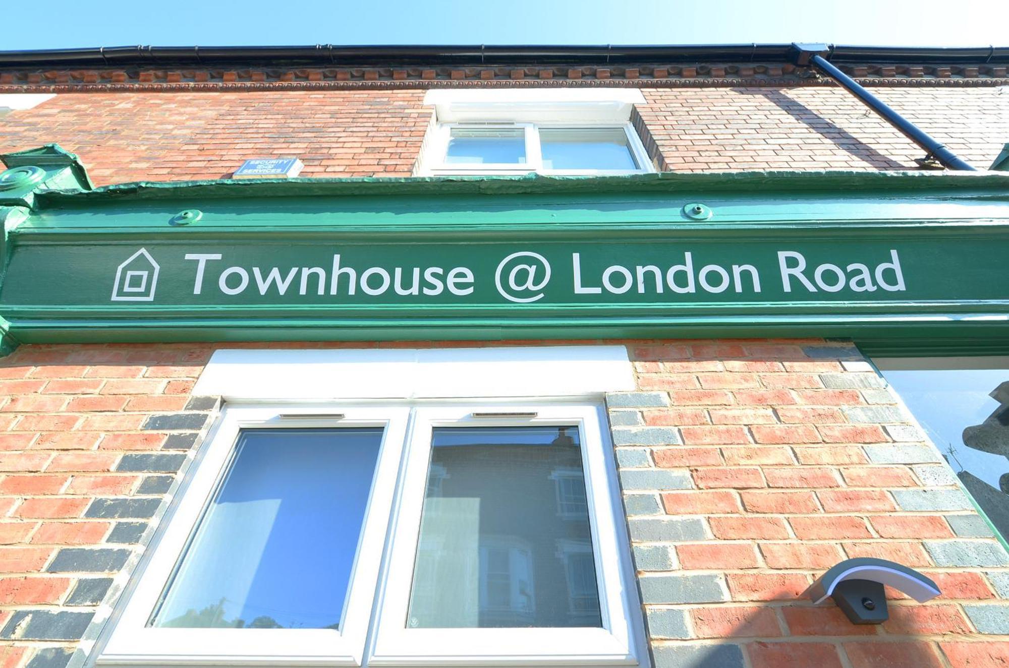 Townhouse Plus @ London Road Stoke Екстер'єр фото